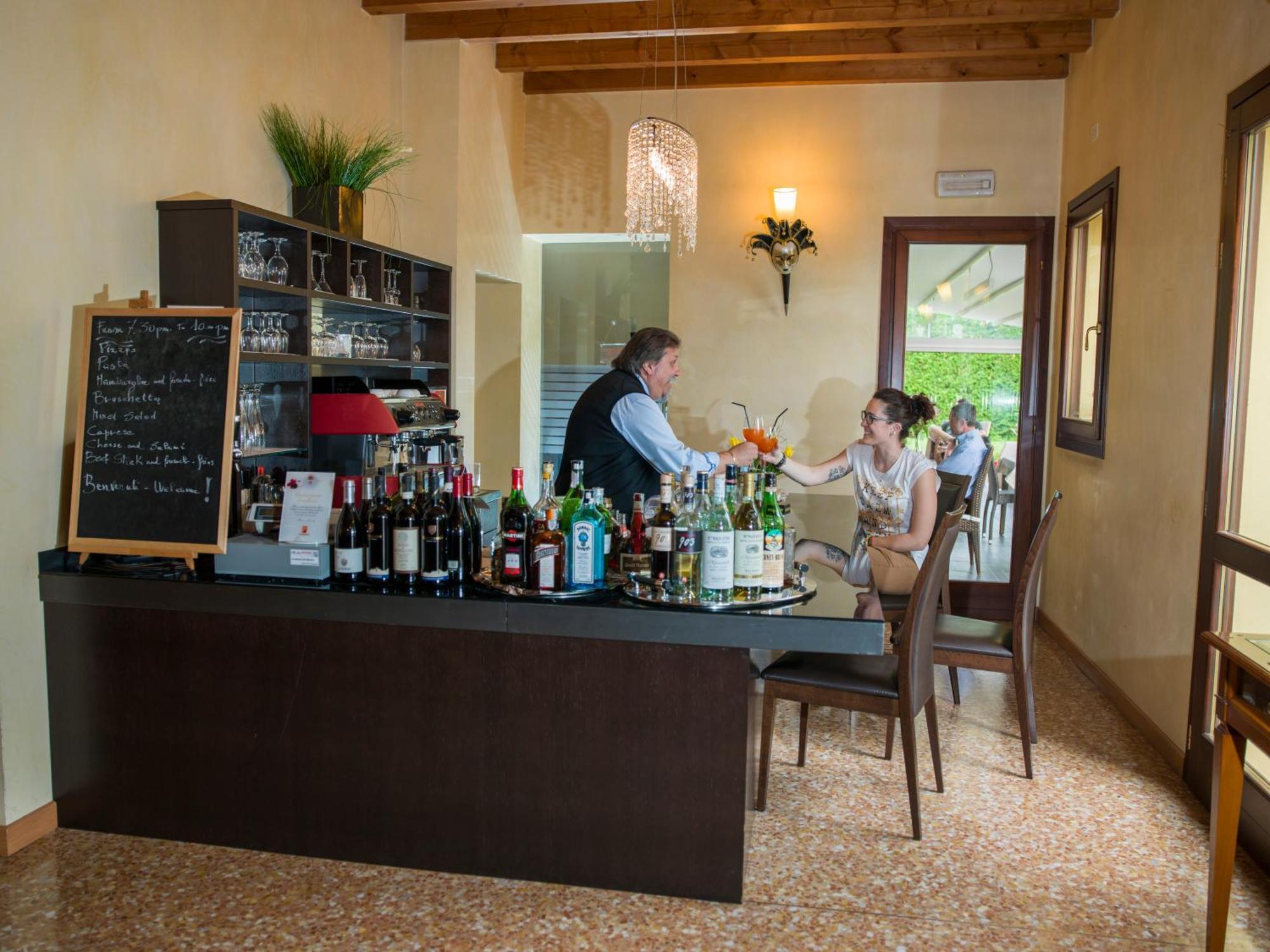 Hotel Venice Resort Airport Тессера Экстерьер фото