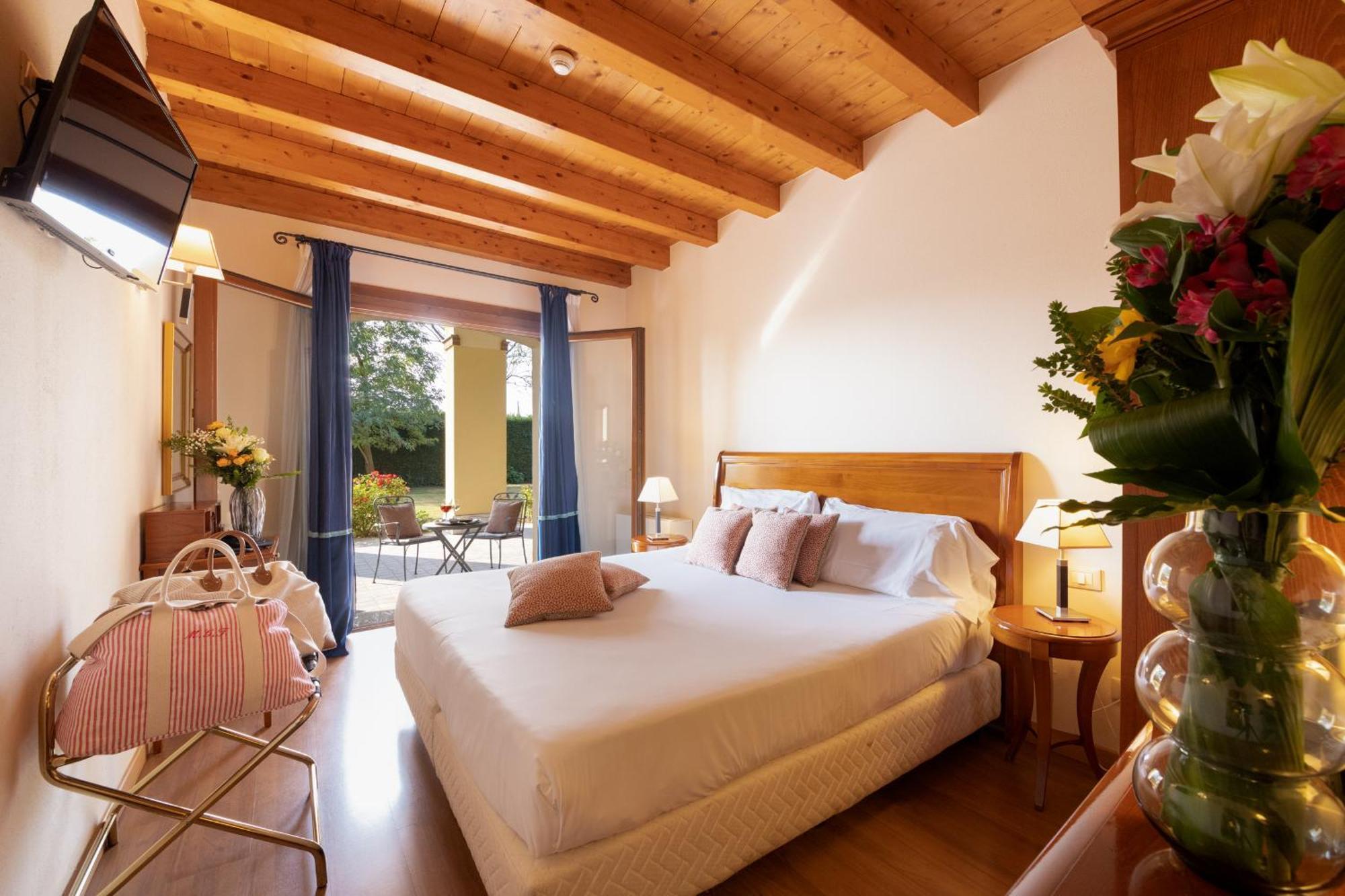 Hotel Venice Resort Airport Тессера Экстерьер фото