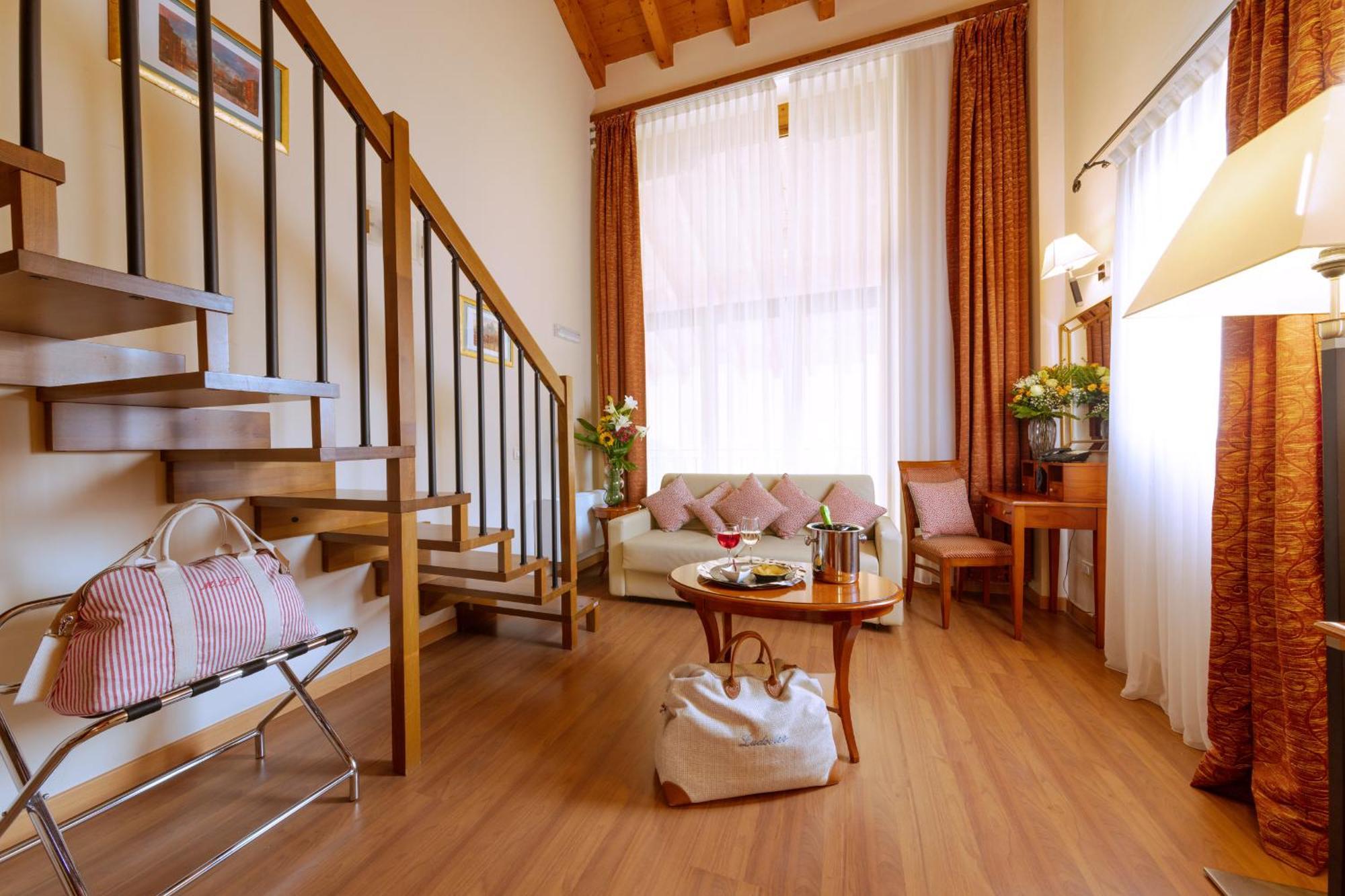 Hotel Venice Resort Airport Тессера Экстерьер фото