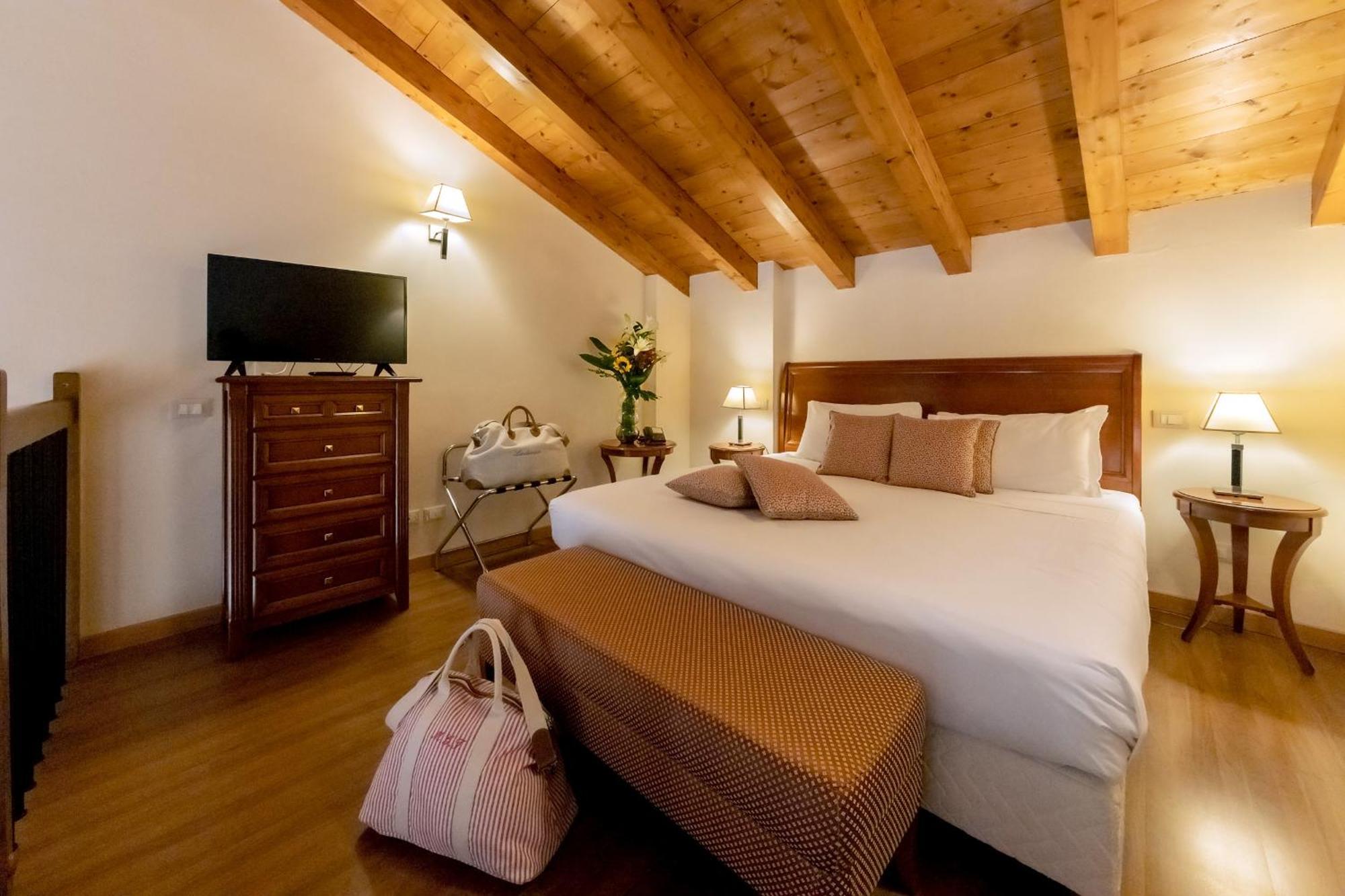 Hotel Venice Resort Airport Тессера Экстерьер фото
