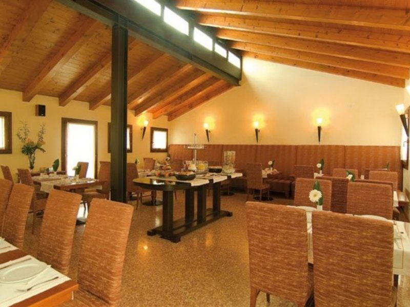 Hotel Venice Resort Airport Тессера Экстерьер фото
